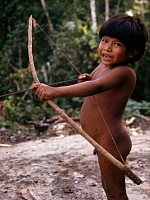 Ein Junge der Awa-Guaja